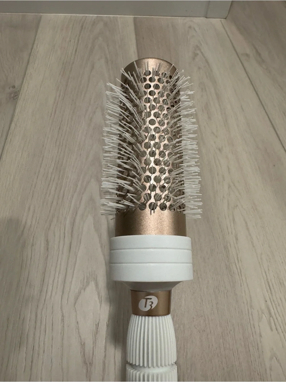 T3 Volume 2.5 Round Brush Ceramic Coated Rose Gold